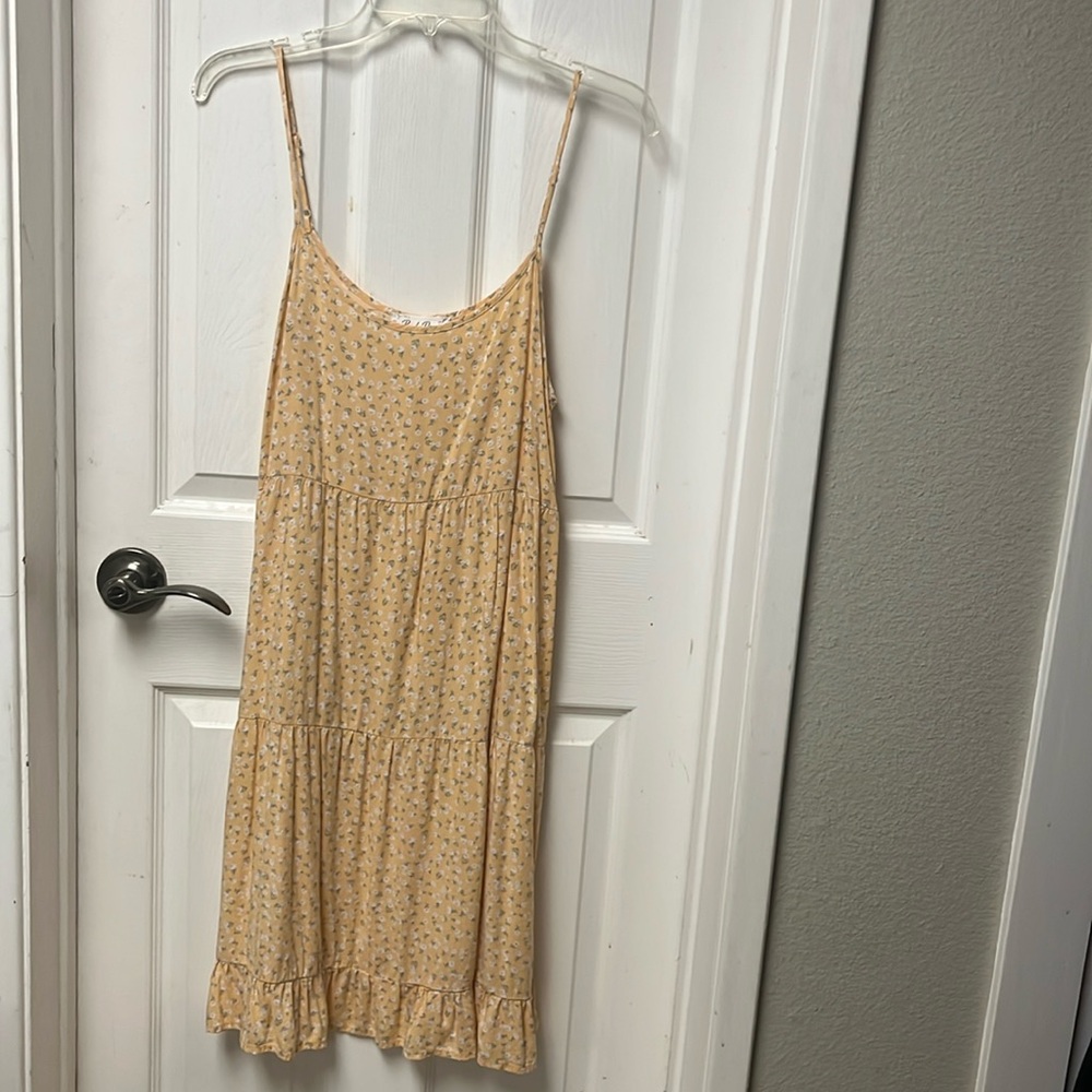 Adorable like new summer dress. So cute in person